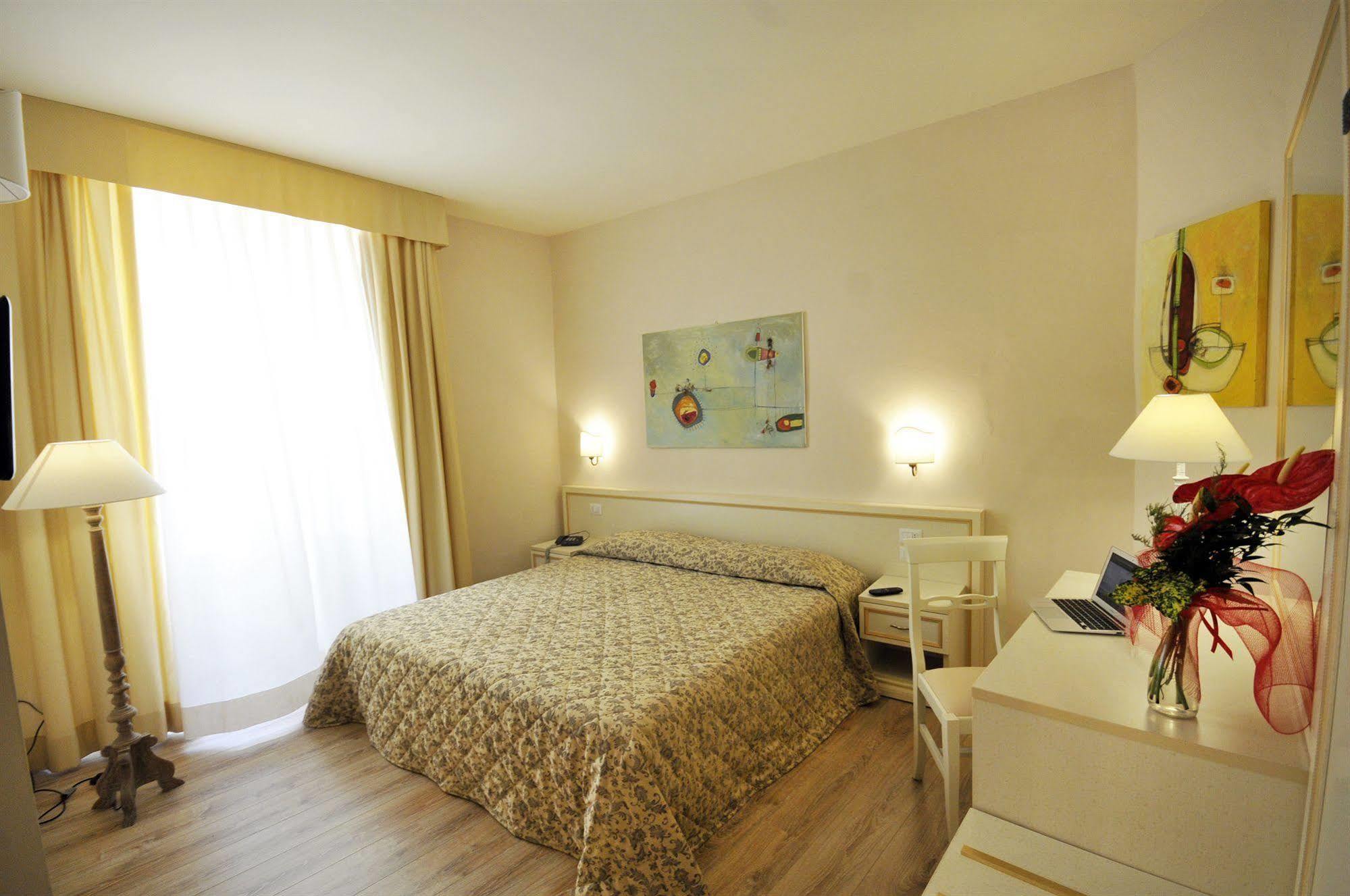 Hotel Azzi Florencja Zewnętrze zdjęcie